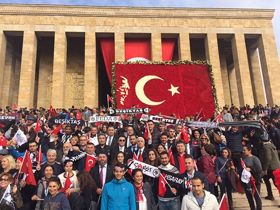 Beşiktaşlılar Anıtkabir'de! 1