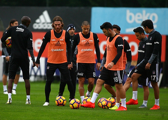 Beşiktaş'ın Adanaspor antrenmanından kareler 10