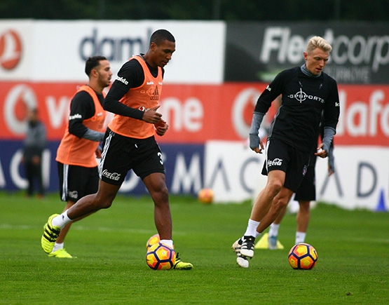 Beşiktaş'ın Adanaspor antrenmanından kareler 2