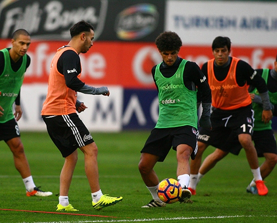 Beşiktaş'ın Adanaspor antrenmanından kareler 8