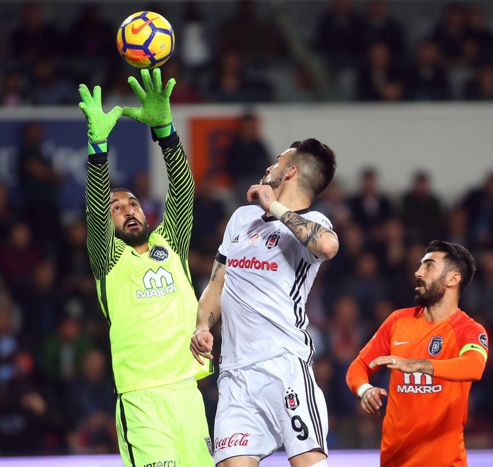 Başakşehir - Beşiktaş maçından kareler 17