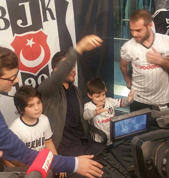 Tolgay Arslan taraftarla buluştu 3