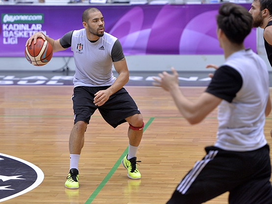Beşiktaş Sompo Japan kampa girdi 12