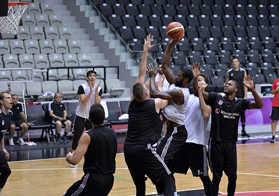 Beşiktaş Sompo Japan kampa girdi 6