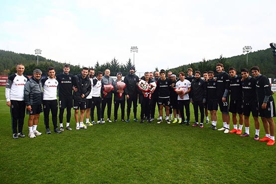 Şenol Güneş'in Öğretmenler Günü kutlandı 1