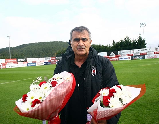 Şenol Güneş'in Öğretmenler Günü kutlandı 2