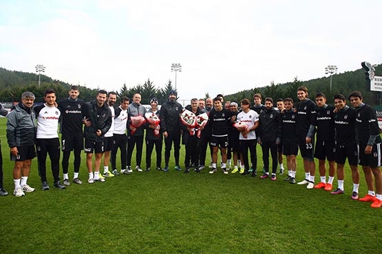Şenol Güneş'in Öğretmenler Günü kutlandı 3
