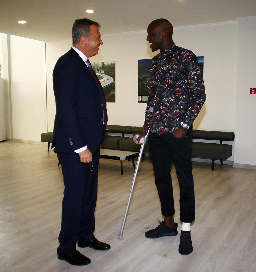 Oğuzhan Özyakup'a doğum günü sürprizi 10