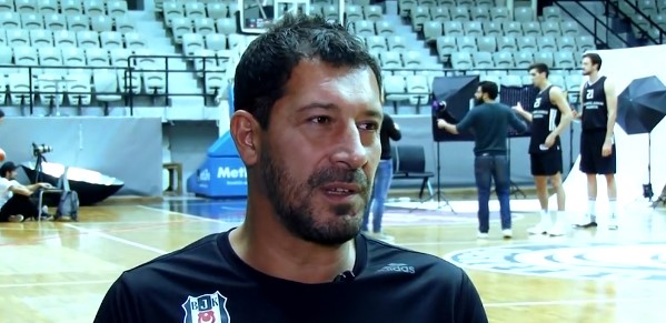 "3 kulvarda şampiyonluk istiyoruz"
