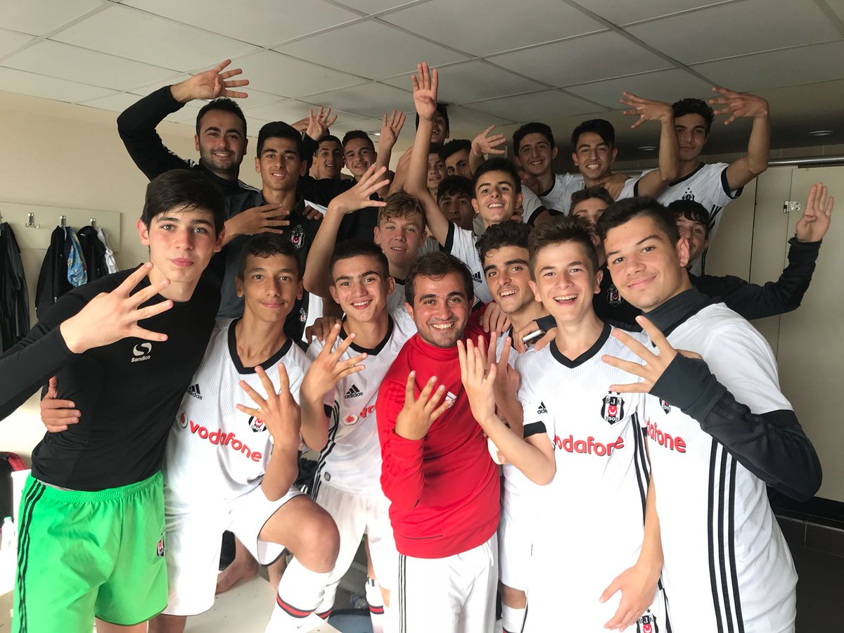 Beşiktaş'ın gençlerinden F.Bahçe'ye gol yağmuru!