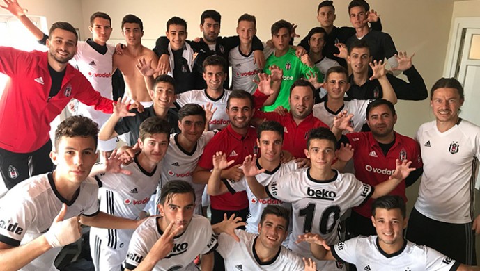 Beşiktaşlı gençler, debi galibiyetini böyle kutladı!