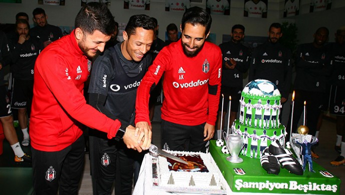 Adriano Correia’nın doğum günü kutlandı