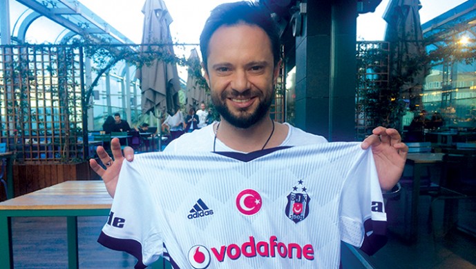 Özgün: “Beşiktaş sayesinde başımız dik yürüyoruz”