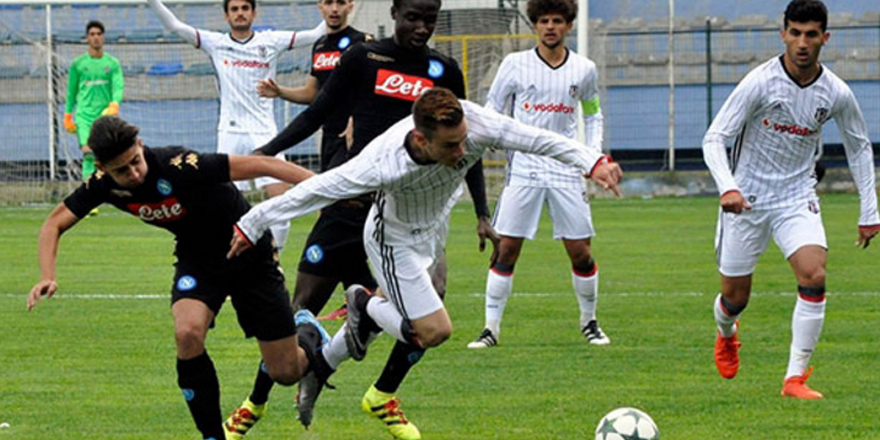 Gençler Napoli'ye yenildi