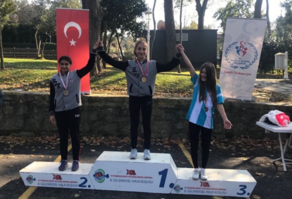 Kulüplerarası Kros Ligi Yarışları'nda Üç Birincilik