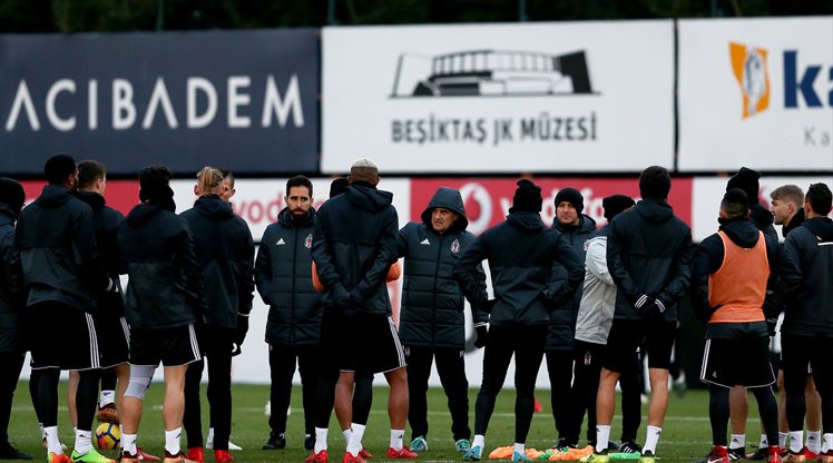 Şenol Güneş ideal savunmaya dönüyor