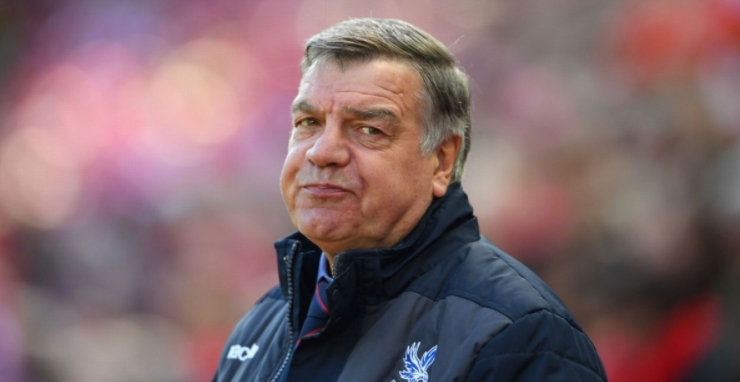 Sam Allardyce: "Cenk Tosun buraya alışmakta zorluk çekiyor."