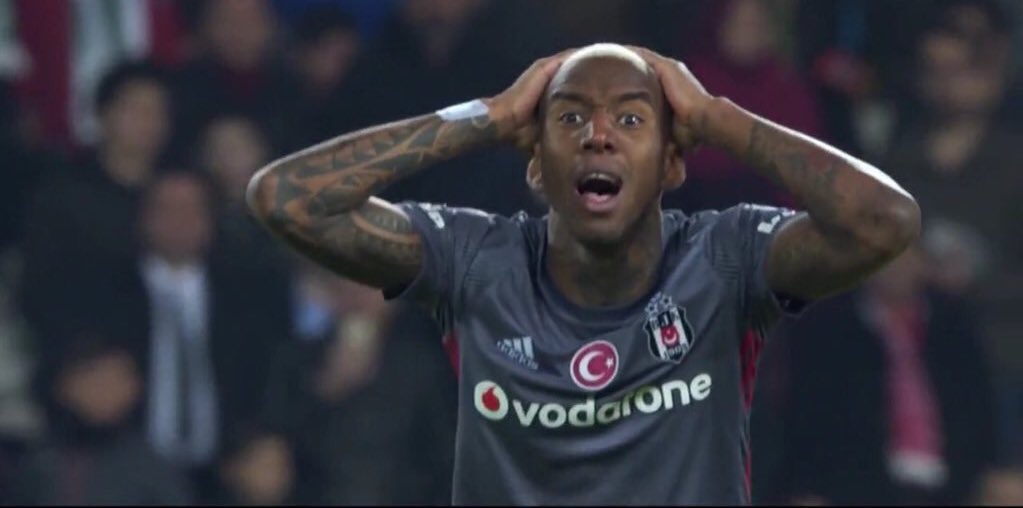 Talisca'nın pozisyonun aynısına, Avrupa maçında kırmızı kart çıktı!