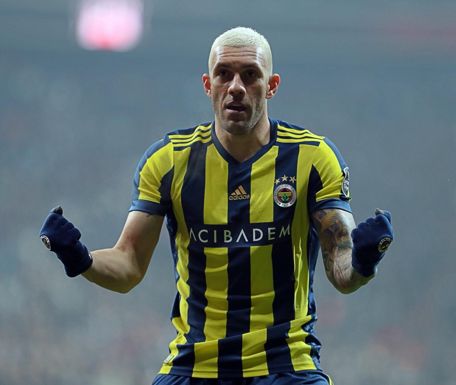 Brezilya’da bu hareket sonrası 9 kişi kırmızı kart gördü! TFF ne yapacak?