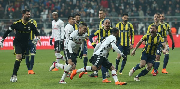 Derbi Avrupa basınında! "Quaresma, Josef'e yumruk attı"