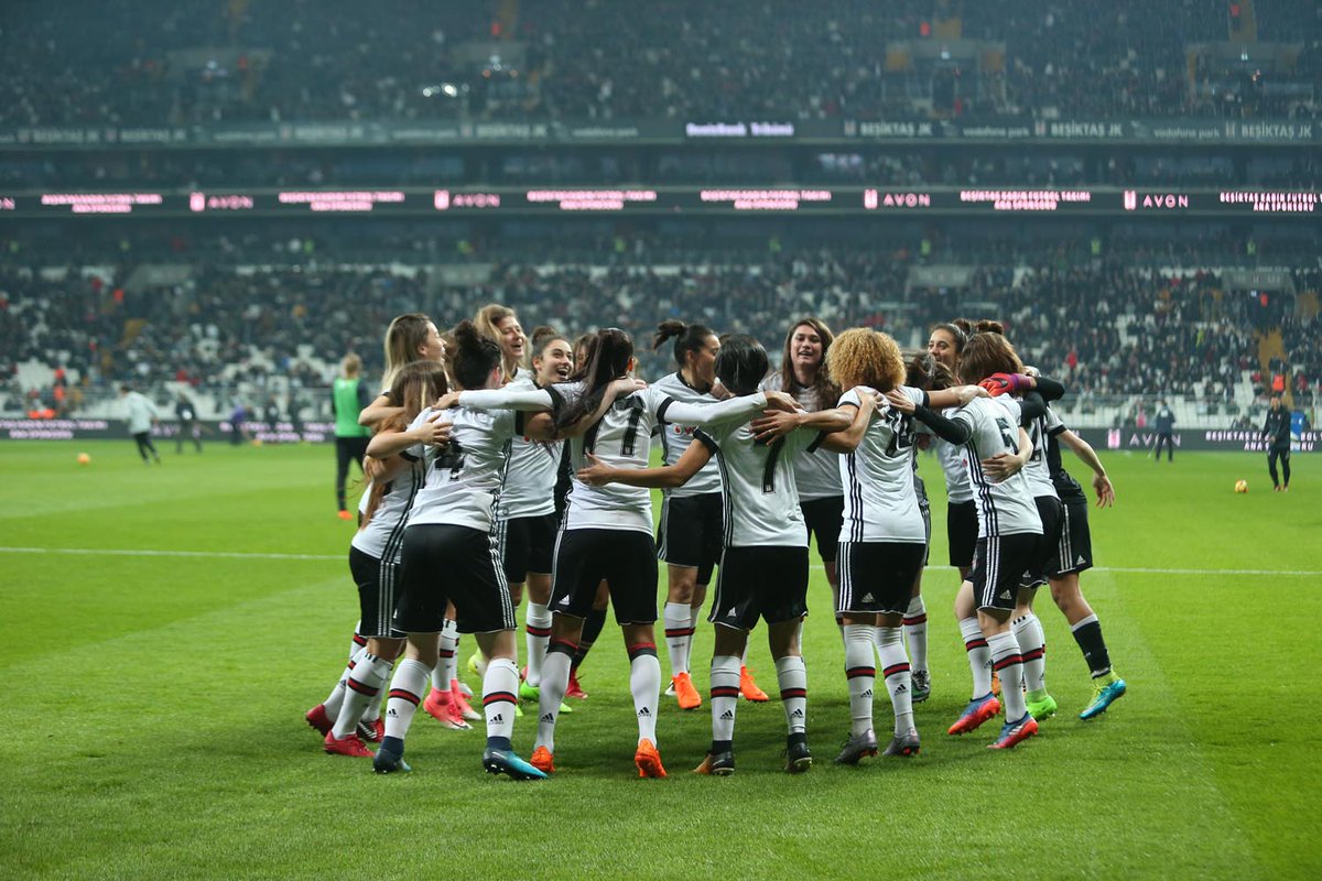 Kadın Futbol Takımı Vodafone Park'ta