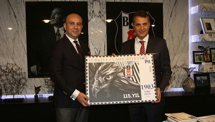 Beşiktaş'ın 115’inci yılına özel posta pulları Fikret Orman’a sunuldu