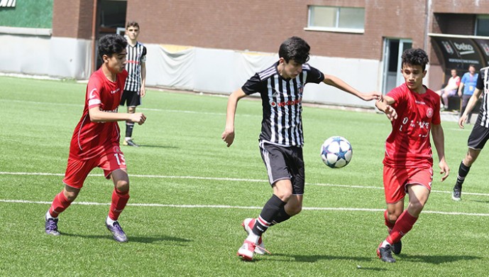 Beşiktaş:5 Ümraniyespor:0 (U-15)