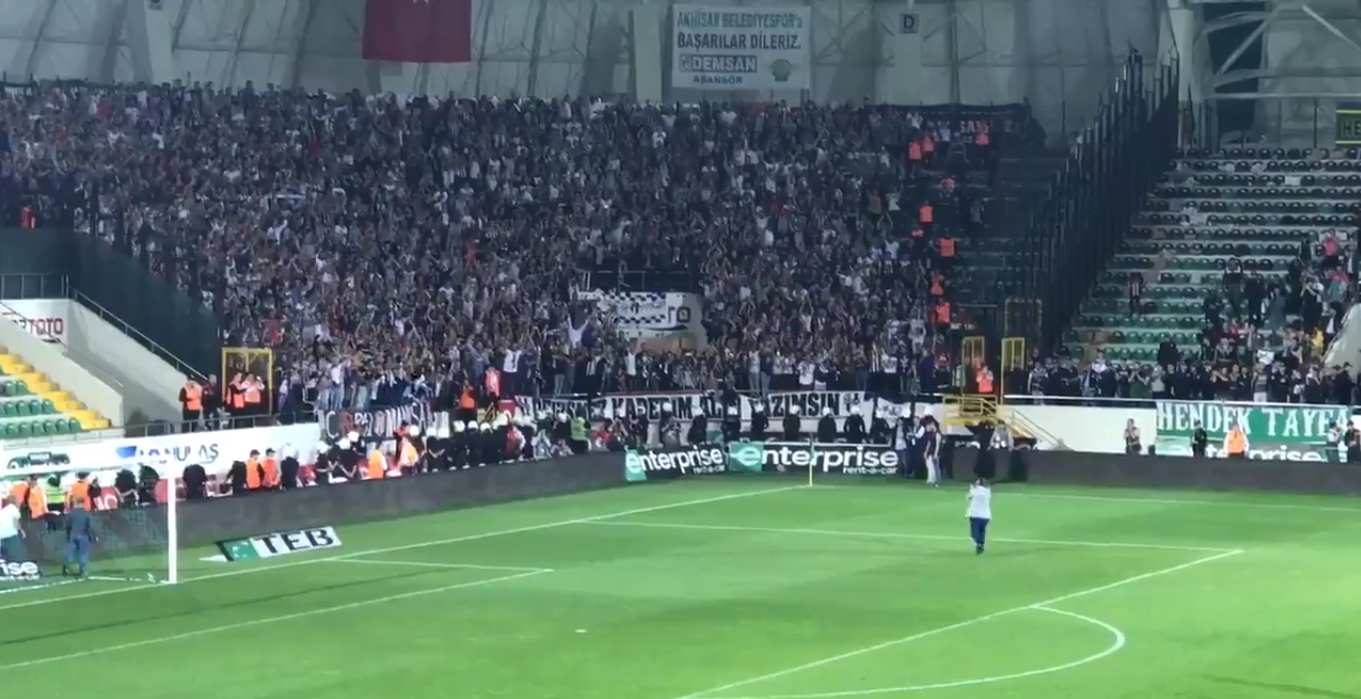 Akhisar'da Şenol Güneş tezahüratları! (VİDEO)