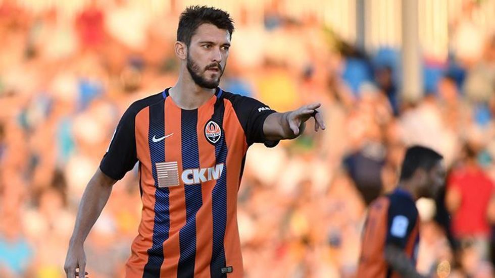 3 büyükler, golcü oyuncunun peşinde!