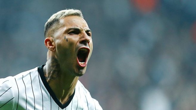 Quaresma: ''Paradan önemli şeyler var! Beşiktaş'ı bırakmam''