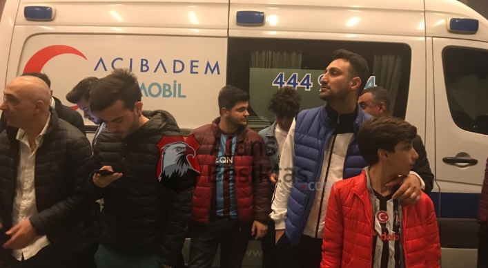 Trabzonsporlu taraftarlar da Şenol Güneş’i hastenede yalnız bırakmadı