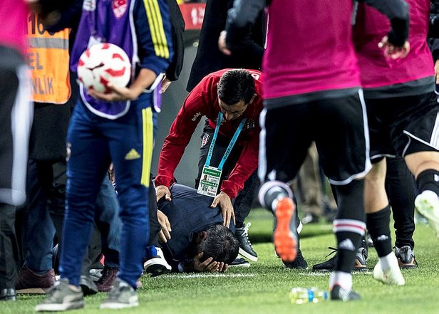 "Şenol hocanın kafasına atılan beş dikişin hesabı sorulmalı."