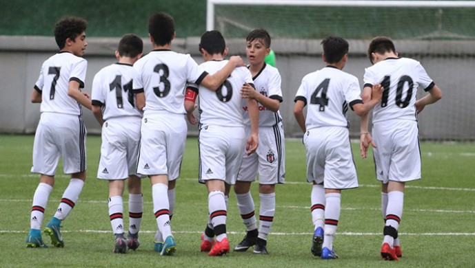 Beşiktaş U-13 Takımı Çatalca'yı 9 golle geçti!