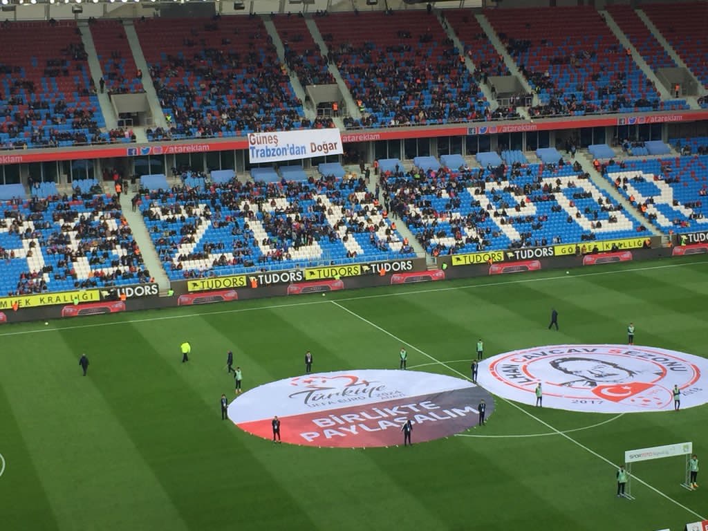 Trabzonspor taraftarları Şenol Güneş için pankartı açtı