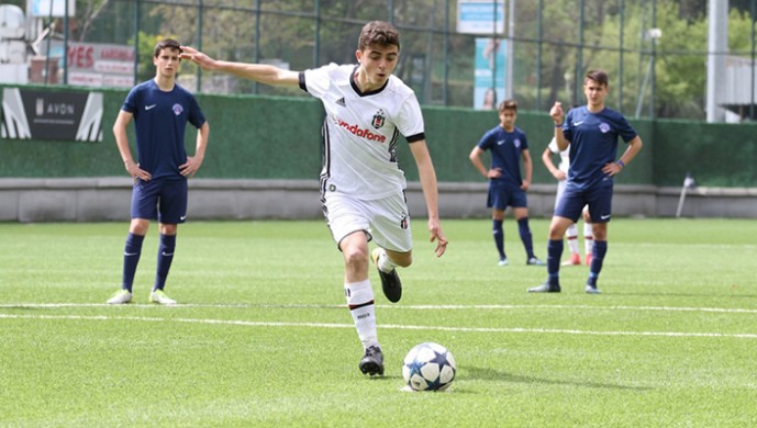 Beşiktaş U-13 Takımı durdurulamıyor... Rakibini 10 golle mağlup etti!