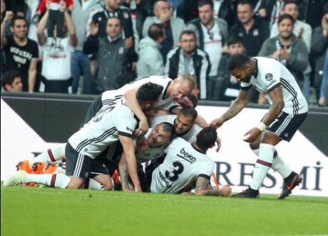 Beşiktaş derbiye sınırdaki oyuncuları kart görmeden gidiyor