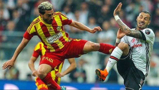 "Evkur Yeni Malatyaspor, Beşiktaş maçında 10 kişi kalmalıydı, çünkü..." Yayıncı kuruluşta flaş sözler!