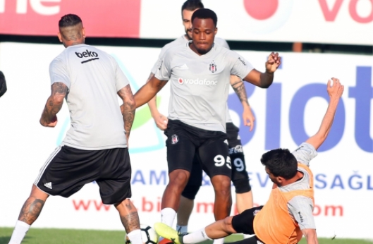 Beşiktaş taktik ve kondisyon çalıştı