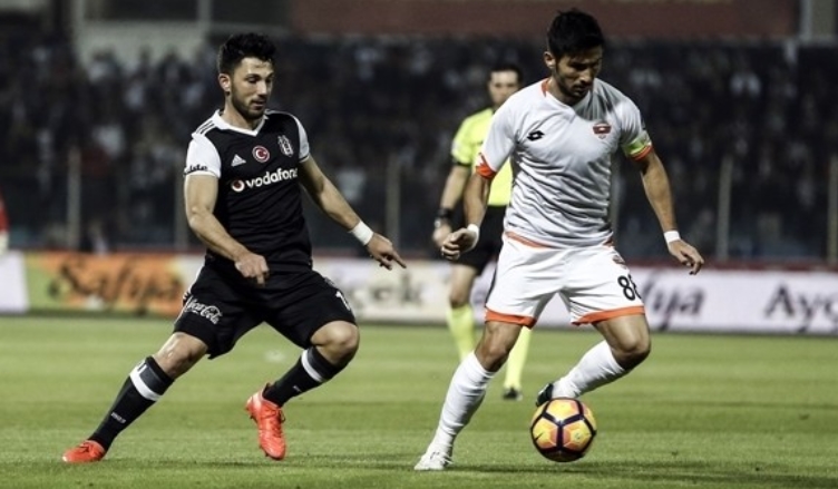 Tolgay Arslan ilk yarıda alkış topladı
