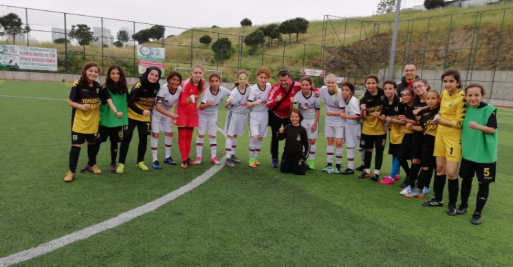 Beşiktaş Minik Kız Futbol Takımından 10 gollü galibiyet