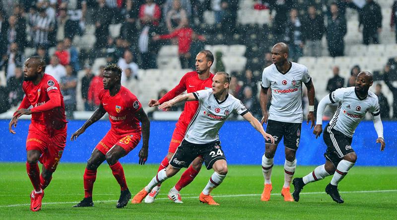 "Golleri atan savunma oyuncuları olsa da başrolde yine Quaresma vardı."
