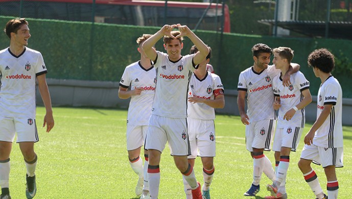 Beşiktaş U-19 Sivasspor'u 3 golle geçti!