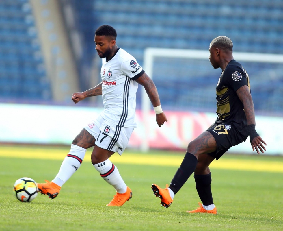 Necip başladı, Lens bitirdi!
