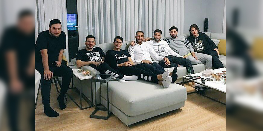 Beşiktaşlı futbolcular derbiyi birlikte izledi