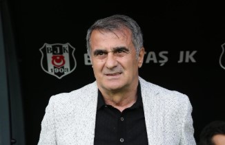 Güneş, siyah-beyaz giyindi!