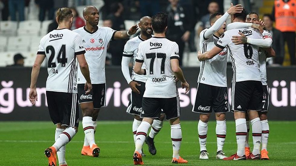 Beşiktaş'a teklif yağıyor! 6 yıldız...