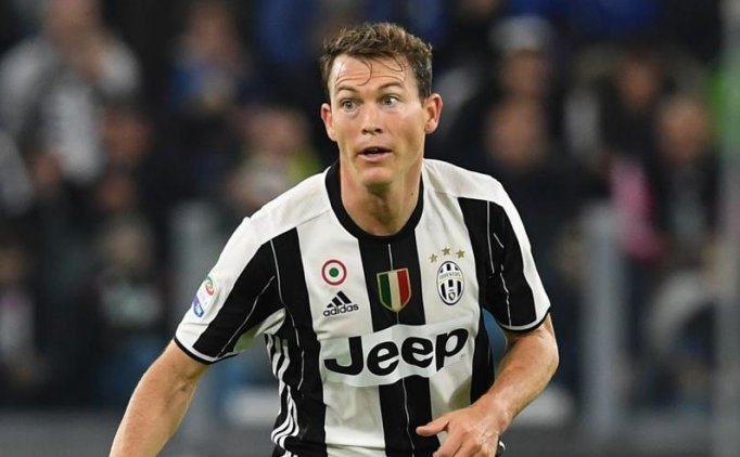Beşiktaş'ın istediği Lichtsteiner için dev talip!