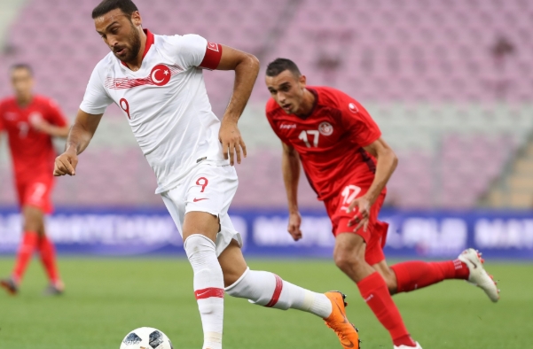 Cenk Tosun kırmızı kart gördü!