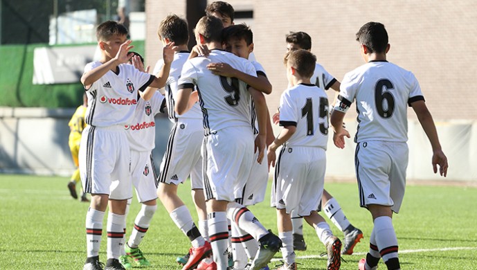 Beşiktaş:4 Eyüpspor:0 (U-13)