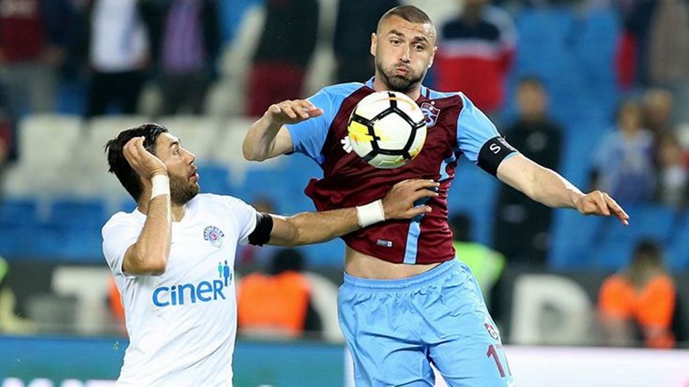 Flaş iddia! Beşiktaş'ta Love gidecek, Burak Yılmaz gelecek...